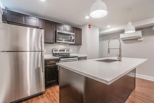 Building Photo - 310 E Lanvale St