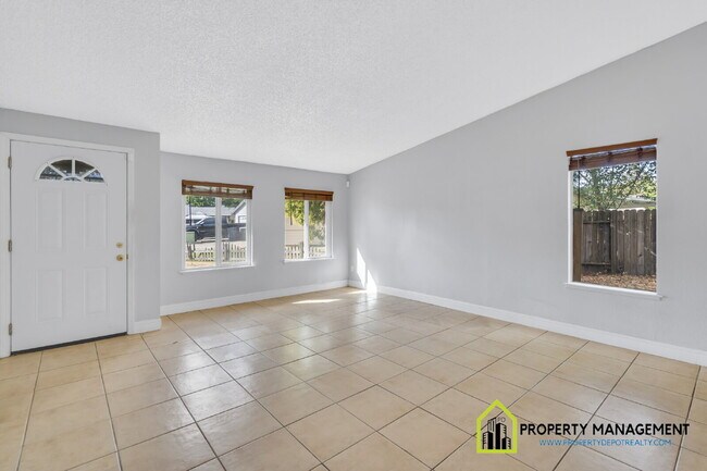 Building Photo - Remodeled 4-Bedroom Retreat with Large Backyard