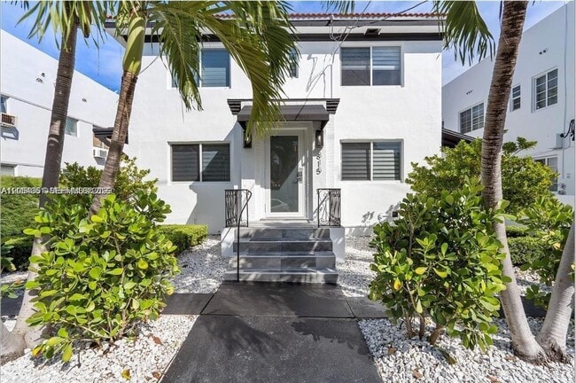 Building Photo - 815 W 39th St