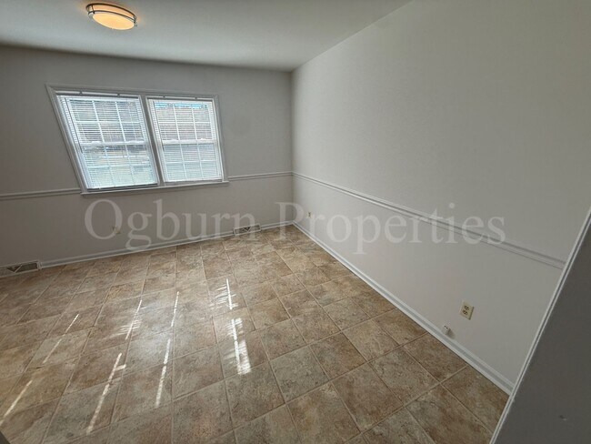 Building Photo - 1688 Guilford Dr