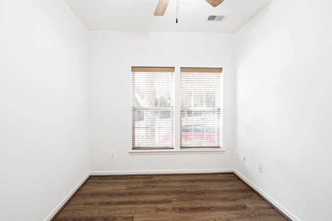 Building Photo - Pet-Friendly Cherry Hill Townhome