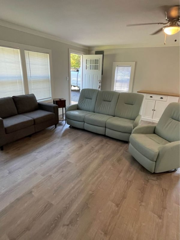 Building Photo - 1 Lakeview Dr