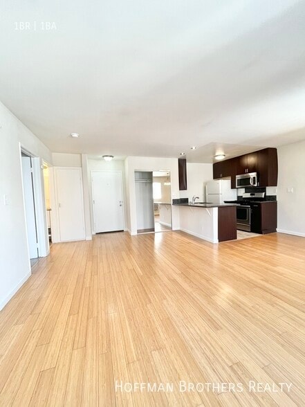 Building Photo - 860 S Ardmore Ave