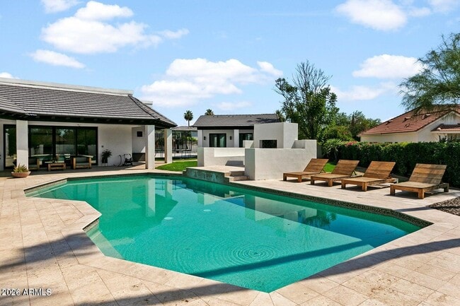 Building Photo - 6718 E San Juan Ave