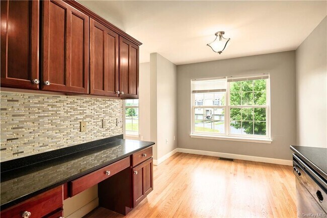 Building Photo - 2402 Rockledge Ct
