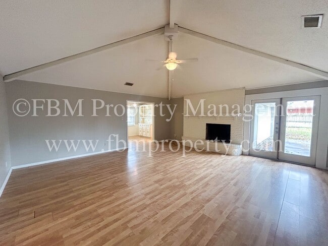 Building Photo - 1700 Charlottesville Dr