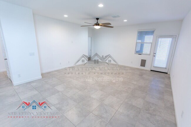 Building Photo - 1673 N Wrigley Dr