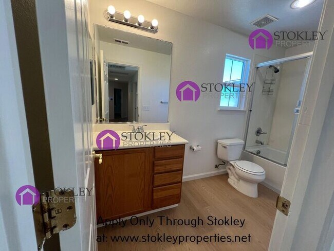 Building Photo - 1 Addison Ct