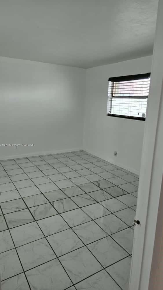 Building Photo - 13707 Kendale Lakes Cir