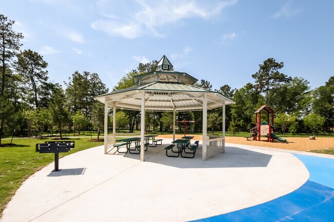Building Photo - 25353 CYPRESS BEND DR