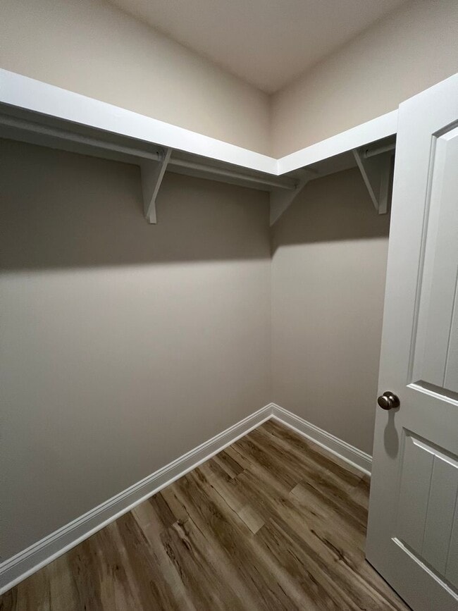 Building Photo - 3 Bed 2 Bath Home with Porches and Huge Ba...