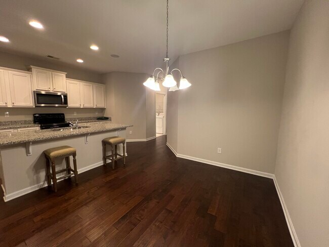 Building Photo - 3177 Mayflower Ln