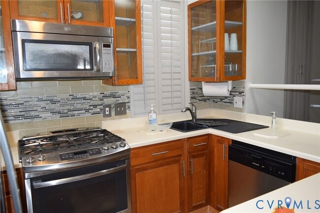 Building Photo - 422 W Clay St