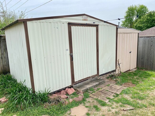 Building Photo - Gorgeous Remodeled Edmond 3 Bed 2 Bath