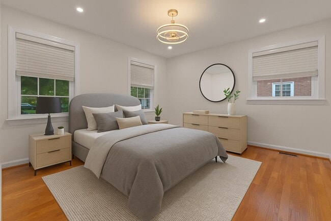 Building Photo - 549 Claymont Dr