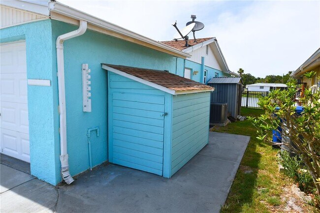 Building Photo - 3839 Star Island Dr
