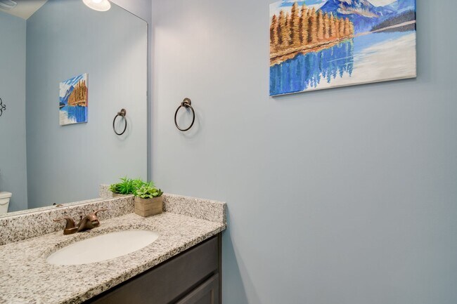 Building Photo - Available NOW MUST  see in McCoy's Creek