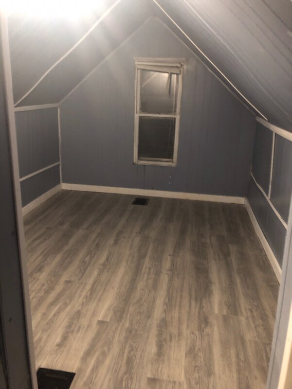 Building Photo - 21059 Glen Lodge Rd