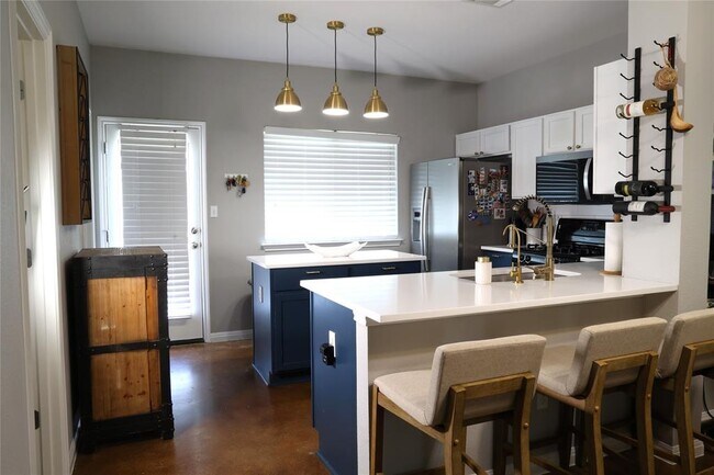 Building Photo - 4619 Senda Ln