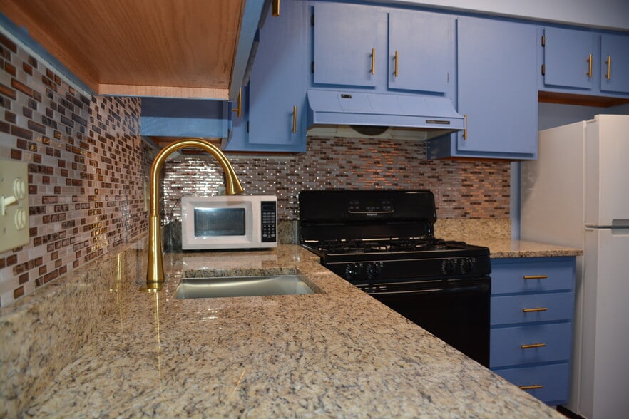 Building Photo - 3267 Niagara Sq