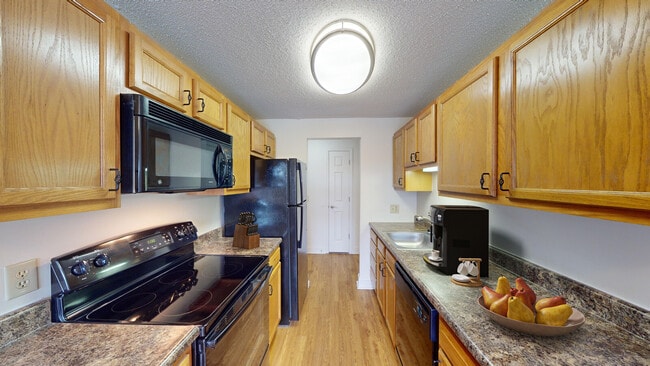 Building Photo - Regency Park North