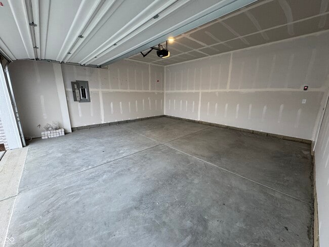 Building Photo - 2925 Grand Rdg Dr