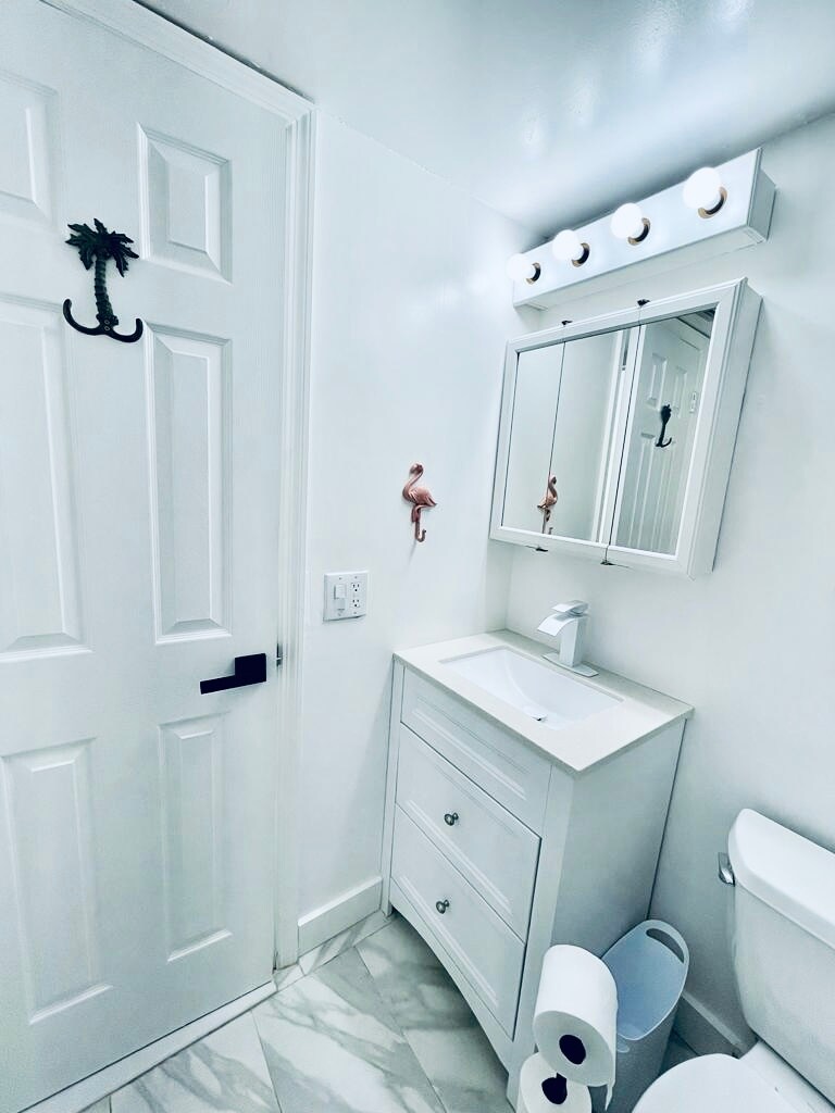 Building Photo - 4158 Tamiami Trl