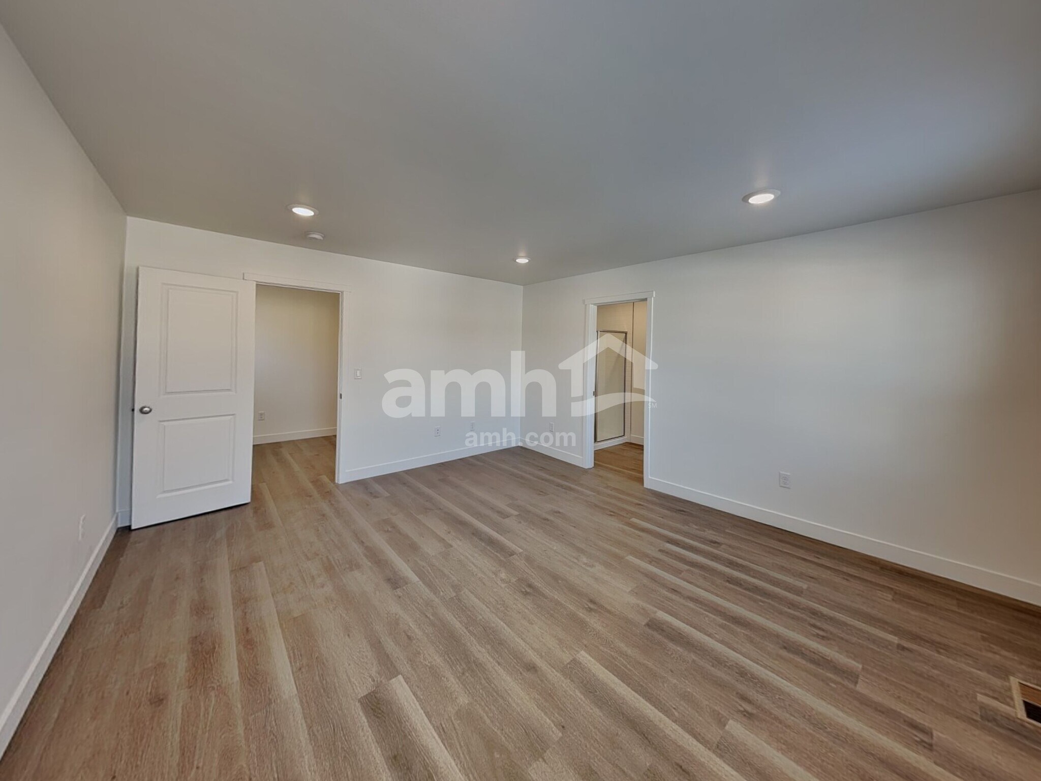 Building Photo - 4744 85th Dr NE