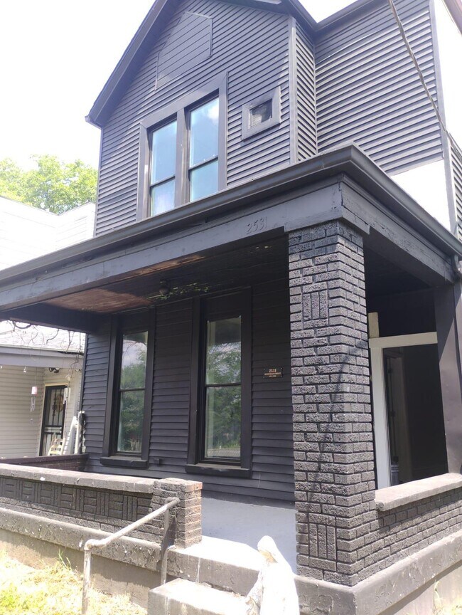 Building Photo - 2531 W Main St