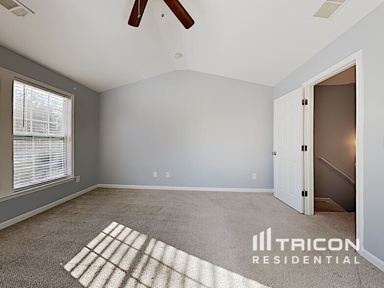 Building Photo - 3038 Deerborne Ct