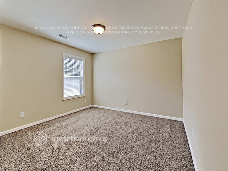 Building Photo - 76 White Trillium Dr