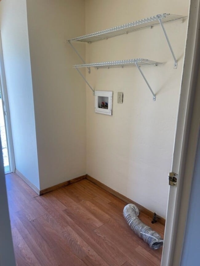 Building Photo - 2 bed 2 bath double wide mobile with Evaporative cooling contact Property Pros Property Management