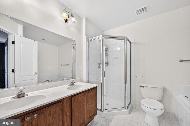 Building Photo - 967 Herons Run Ln