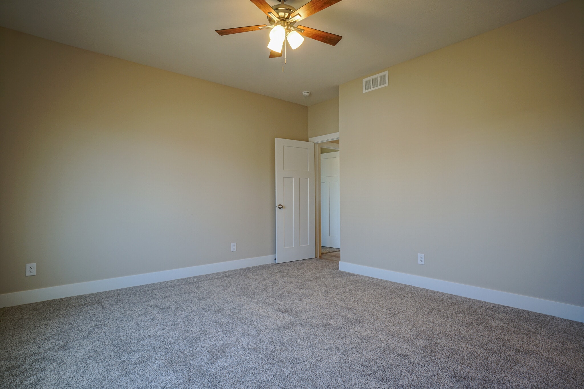 Building Photo - 8710 S 78th St