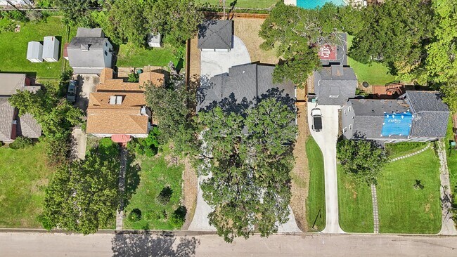 Building Photo - 3729 Rio Vista St