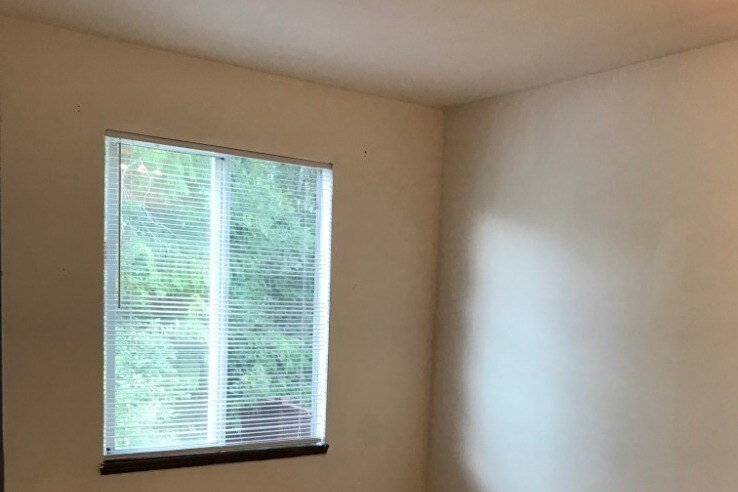 Building Photo - 648 S 32nd Pl