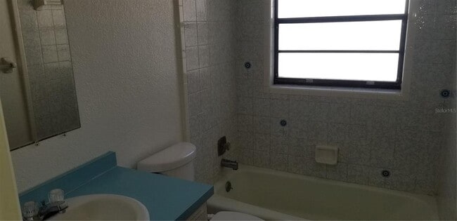 Building Photo - 594 Heather Ln