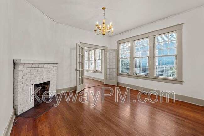 Building Photo - 108 4th St