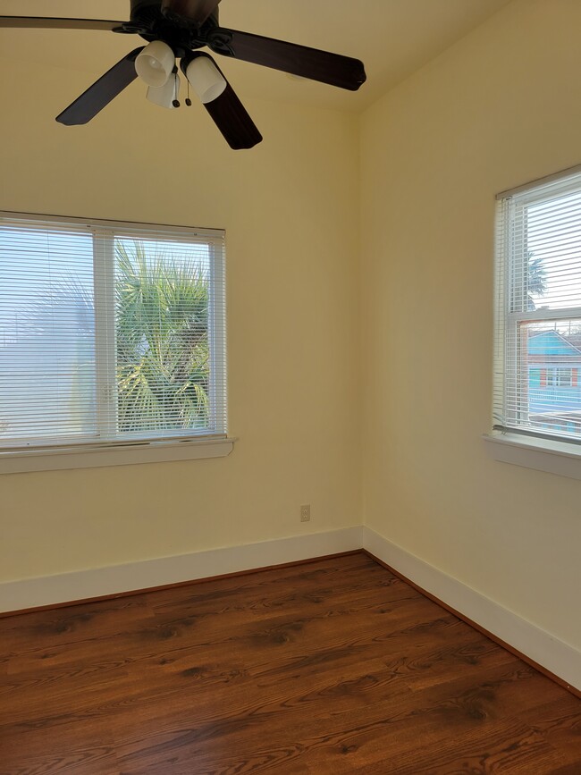 Back Bedroom - 1017 11th St