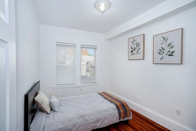 Building Photo - 122 Brook Rd