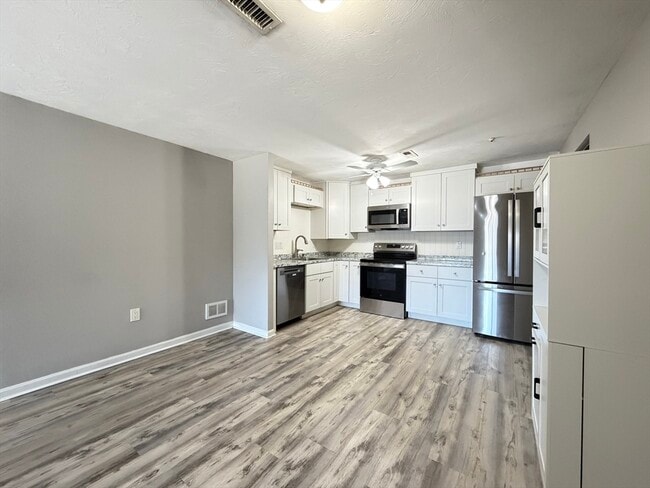 Building Photo - 354 Neponset St