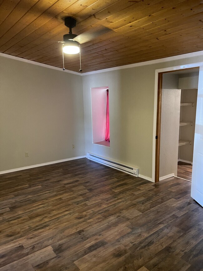 Building Photo - 361 S 2nd St