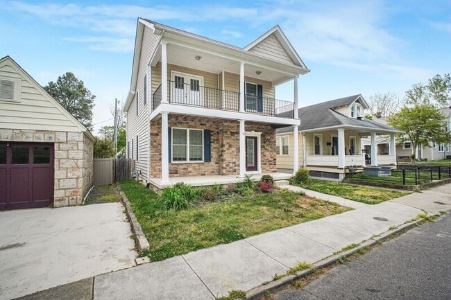 Building Photo - 803 Sunken Rd