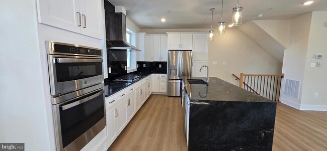 Building Photo - 1 Chapel Alley