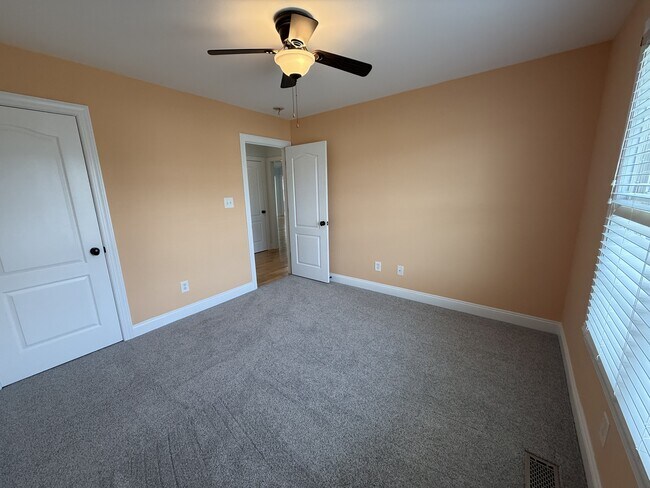 Building Photo - 66 Waxflower Dr