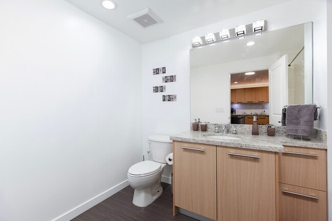 Building Photo - 1431 Pacific Hwy