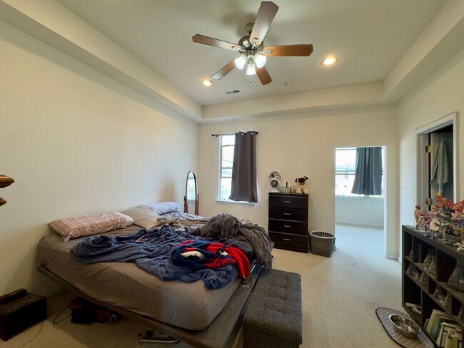 Building Photo - Modern 3-Bedroom Townhome with Stylish Fea...