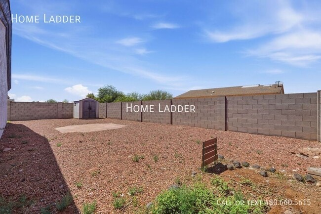 Building Photo - 10452 W Arivaca Dr