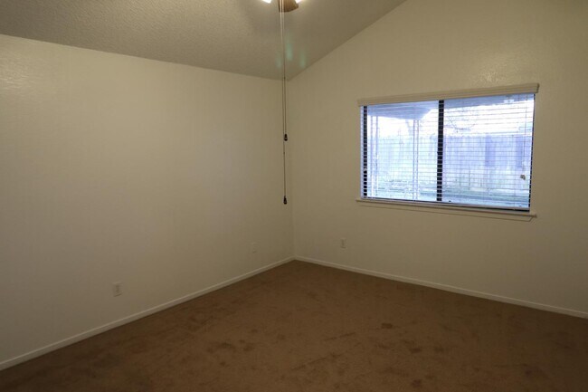 Building Photo - 9388 N Archie Ave