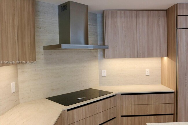 Building Photo - 430 Grand Bay Dr